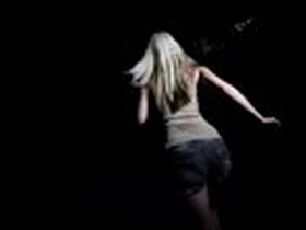 ［狂気のレイプ映像記録］ 緊縛凌辱！ 金髪美女に闇の天誅！！　サンプル画像06